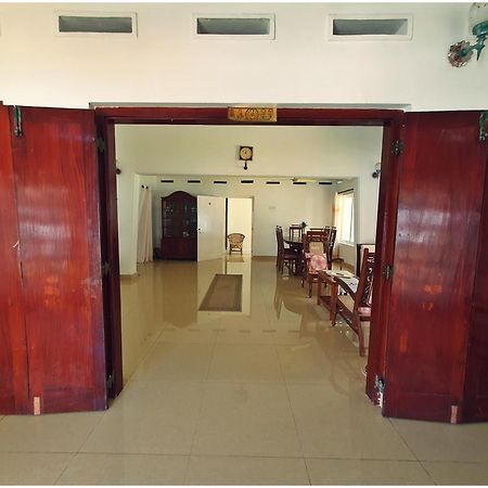 Sri Nimali Guesthouse Хиккадува Экстерьер фото