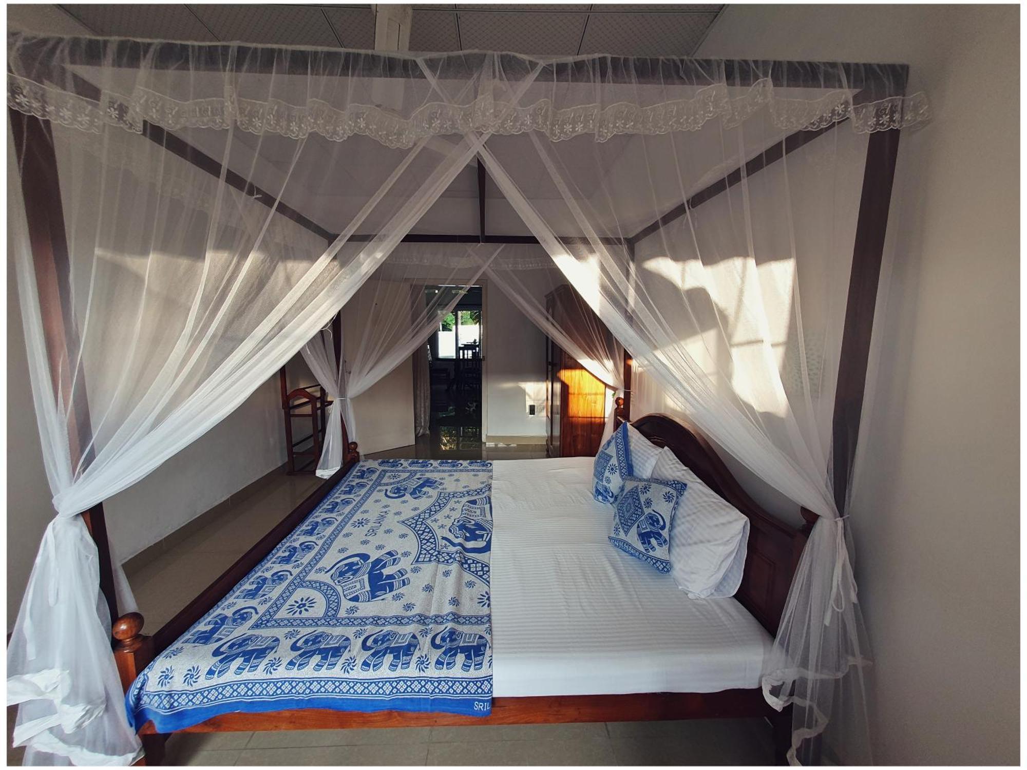 Sri Nimali Guesthouse Хиккадува Экстерьер фото